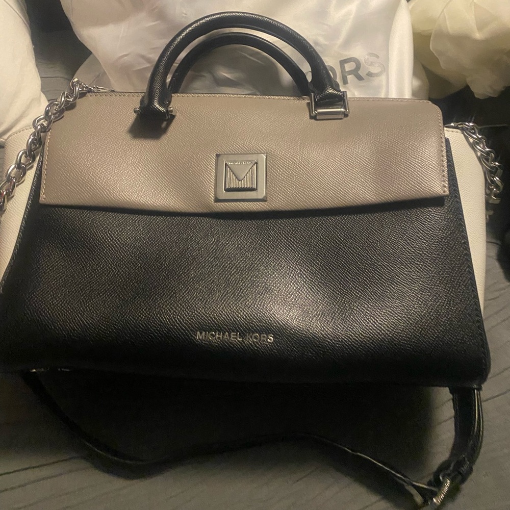 Like new MK bag